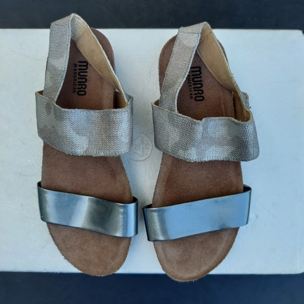 Munro Womens Ankle Strap Metallic Gray and Camouflage Slip on Sandals US Size 9